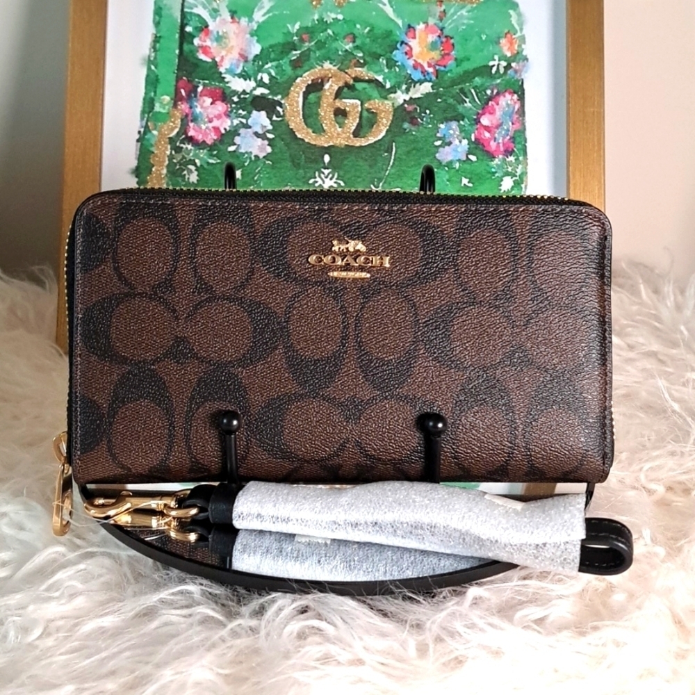 Coach NWTs Long Zip Around Wallet In Signature Canvas